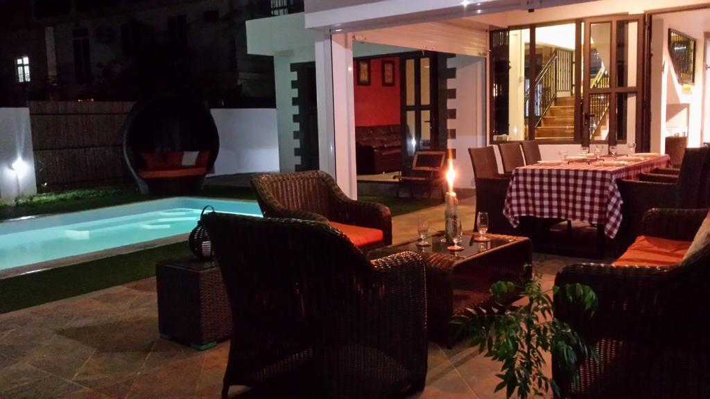 Villa Kayana Flic en Flac ภายนอก รูปภาพ